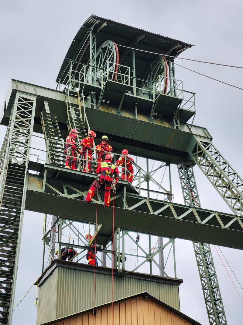 Rettungsübung aus großer Höhe
