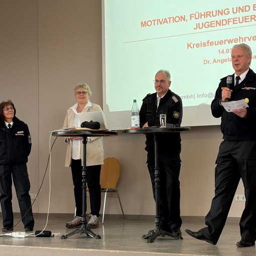 Eröffnung durch stellv. Vorsitzenden Albert Bürmann (v.l.n.r. Michaela Facca-Warnecke, Dr. Angela Daalmann, Andreas Teune, Albert Bürmann)